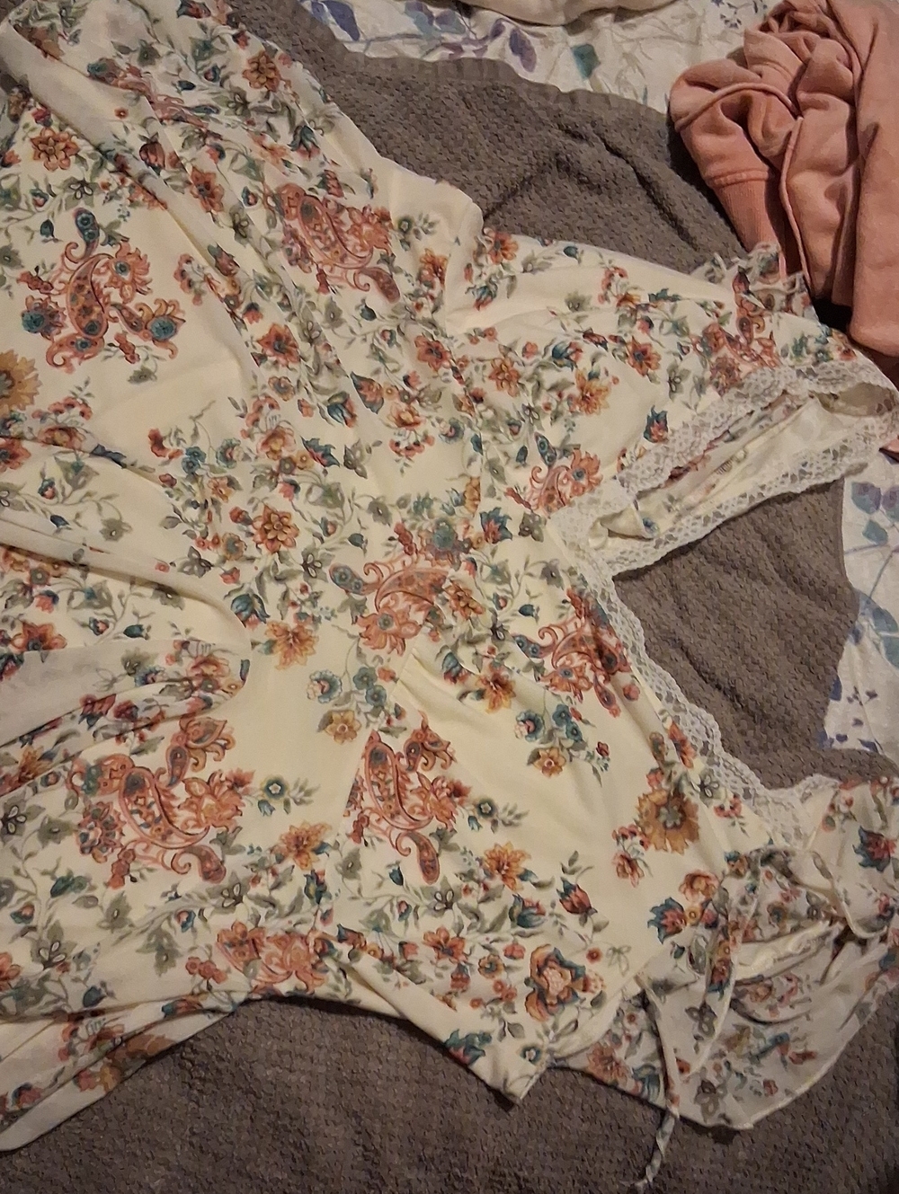 torrid Cream Floral Paisley Lace-Trim Tank